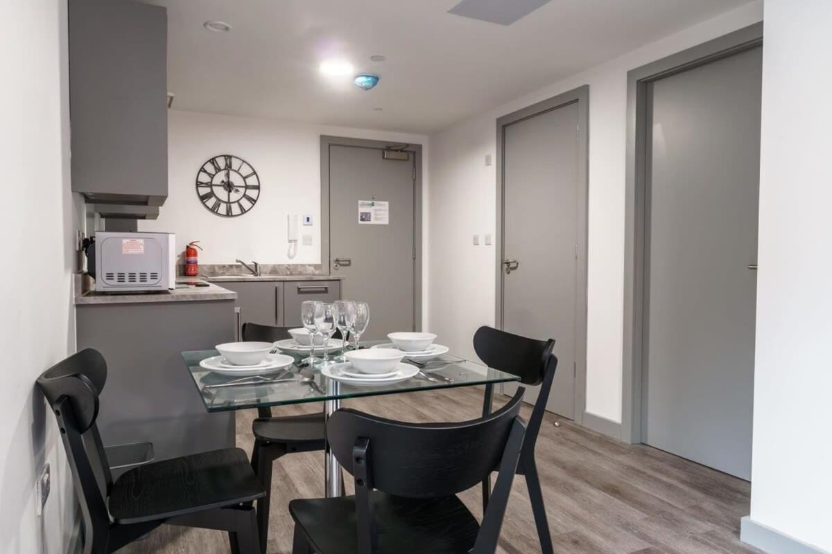 Lovely 1 Bed Apartment In Liverpool Centre Exterior photo